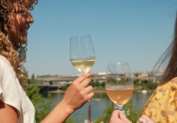 Waterfront Dining -  @drinkseppi - Pixlee