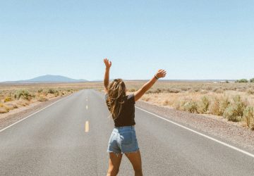 Scenic Road Trips - Hana Fleur - Unsplash